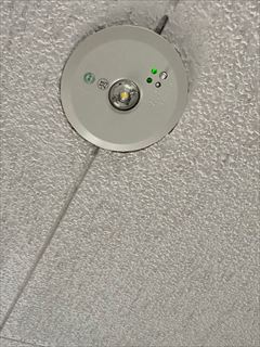 マンション用非常照明器具交換工事4