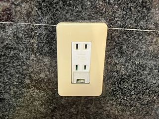 茨城県常総市 家庭用コンセント交換工事
