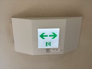 茨城県下妻市　施設用誘導灯交換工事