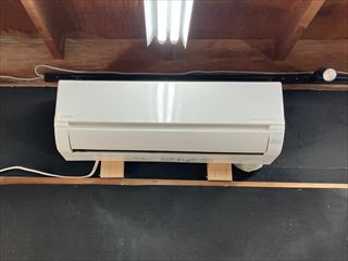 茨城県常総市　オフィス用ルームエアコン移設、専用回路、天カセセコン設置工事