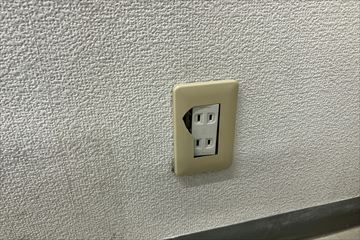 埼玉県久喜市　オフィス用コンセント交換工事