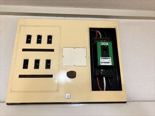 千葉県柏市　家庭用分電盤交換、専用回路増設工事
